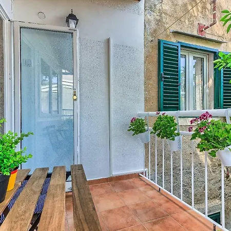 With Balcony Apartment Split